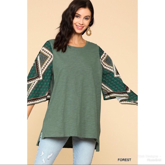 🛍LAST 1! Scarf Print Diagonal Sleeve Tunic! - Picture 3 of 4